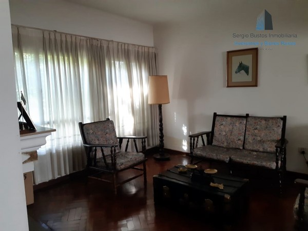 Casa de 3 dormitorios en excelente ubicacion sobre Av Belgrano