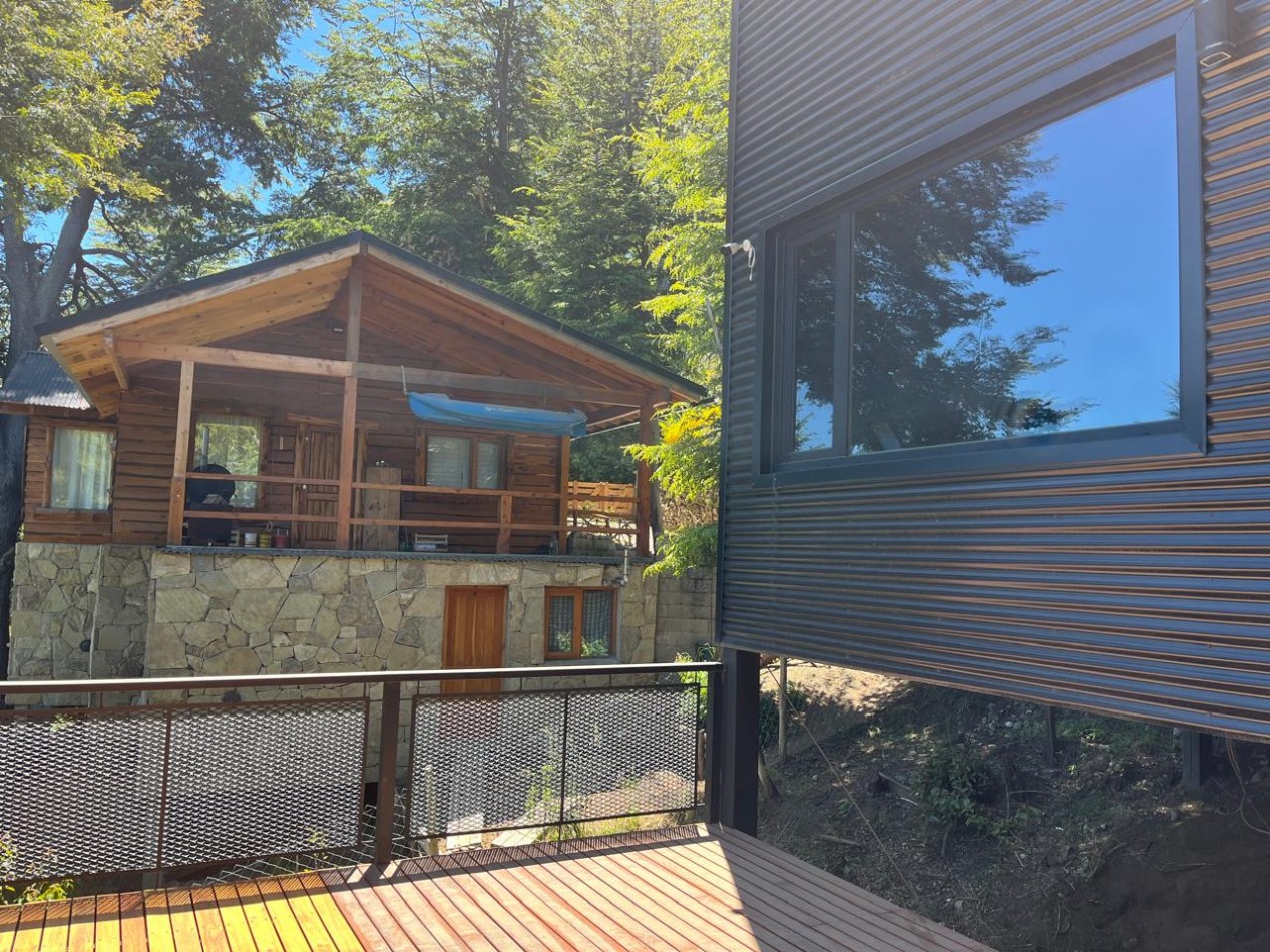 Hermosa casa moderna campestre en pleno cerro de Bariloche (Dos dormitorios)