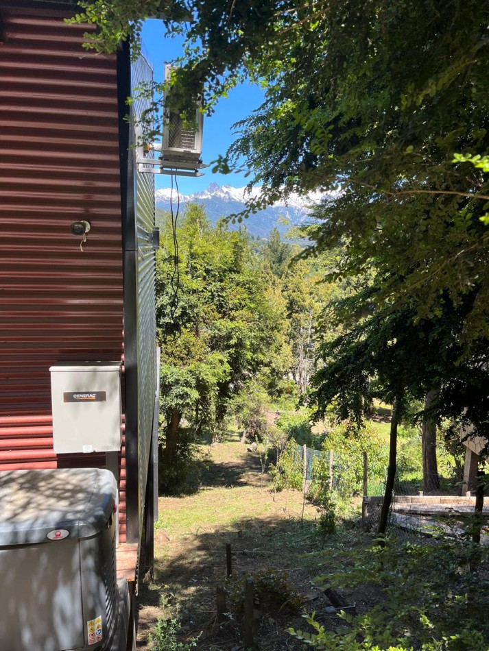 Hermosa casa moderna campestre en pleno cerro de Bariloche (Dos dormitorios)