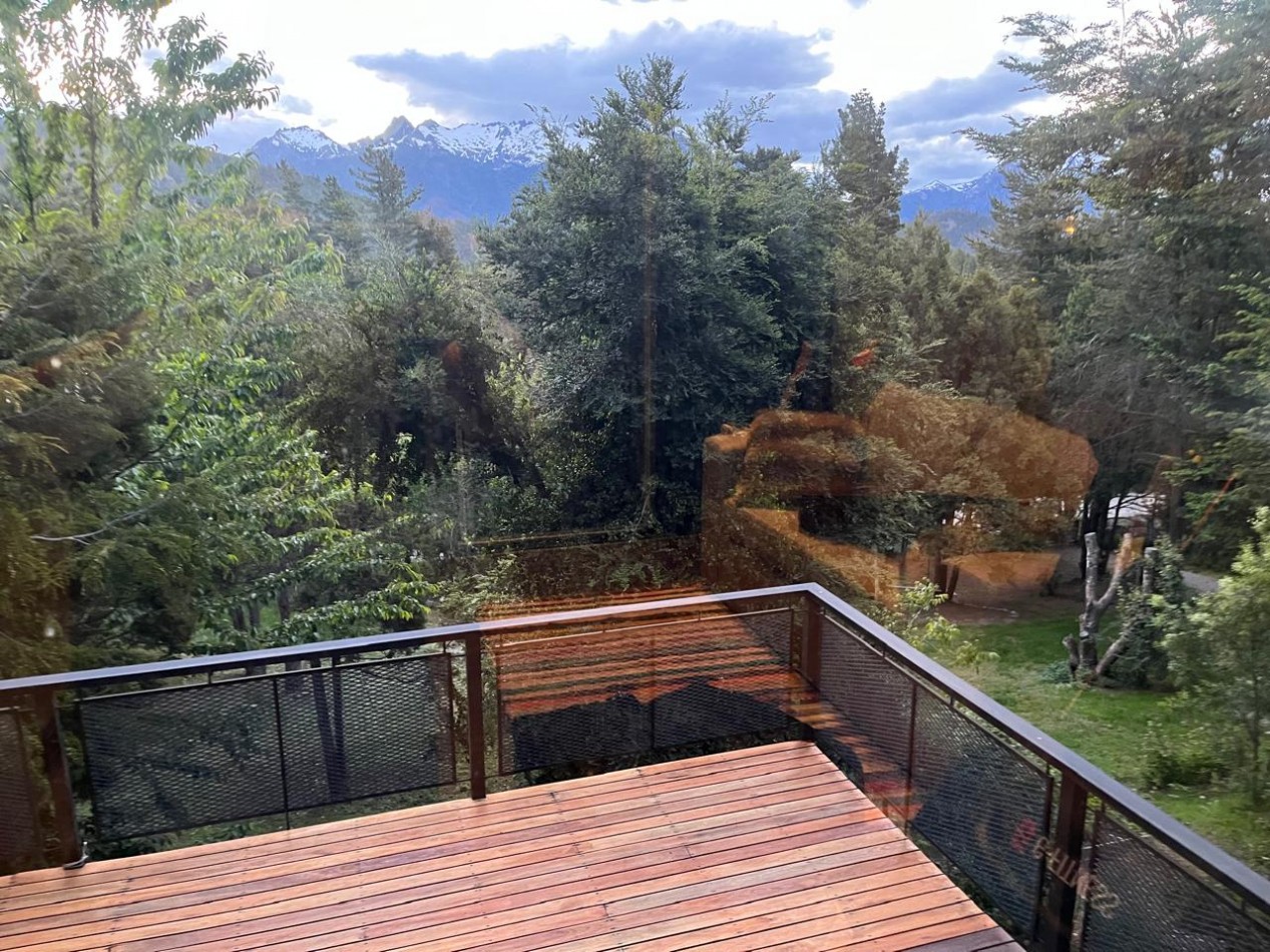 Hermosa casa moderna campestre en pleno cerro de Bariloche (Dos dormitorios)